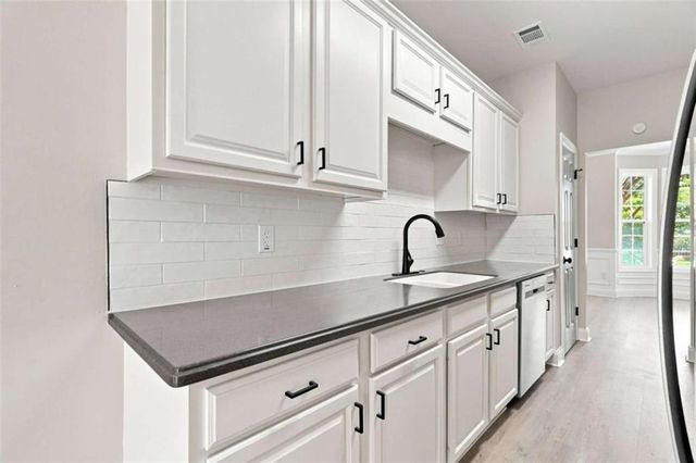 9051 Bayrose Circle, East Point, GA 30344