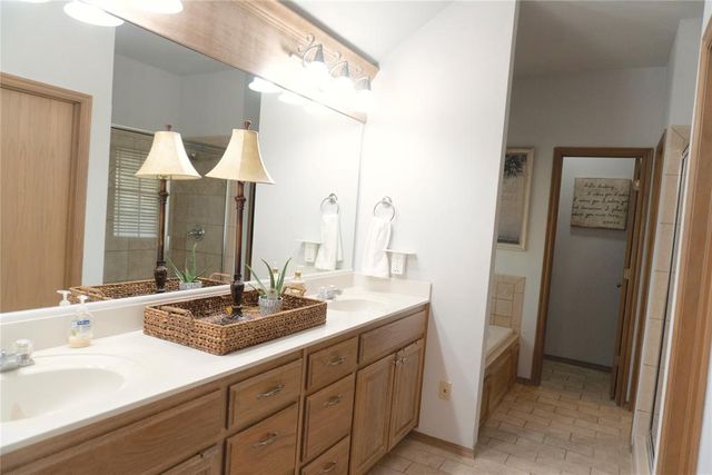 16813 Autumnwood Drive, Edmond, OK 73012