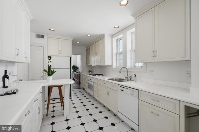 4505 KLINGLE ST NW, Washington, DC 20016
