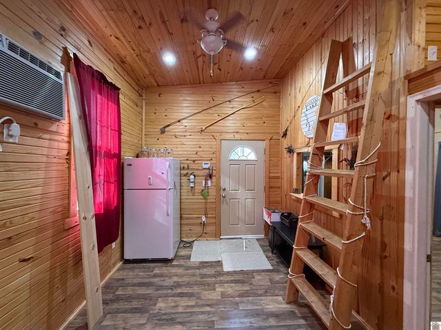 10152 US HWY 68 E, Benton, KY 42025