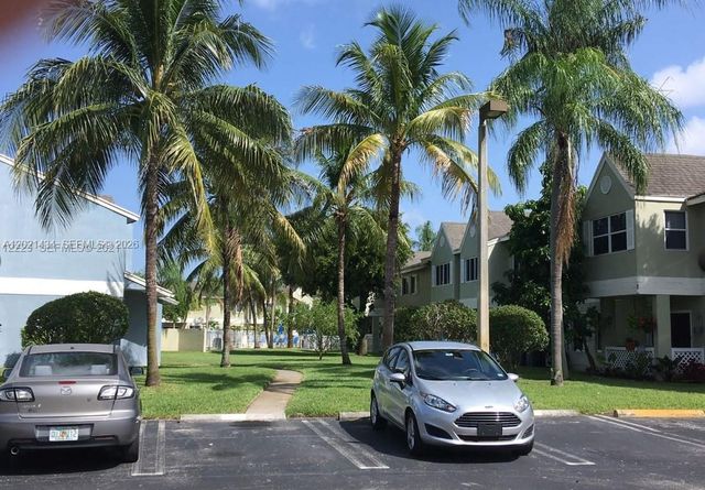 17320 NW 67 th pl G-7, Hialeah, FL 33015