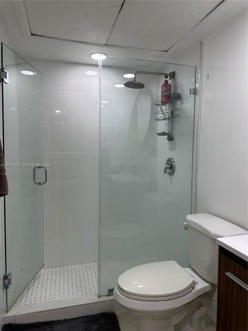 17320 NW 67 th pl G-7, Hialeah, FL 33015