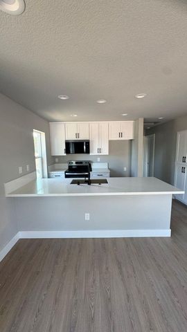 4117 33rd St, Sacramento, CA 95820