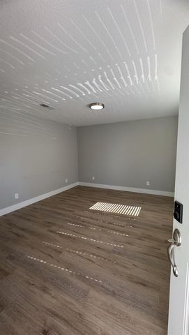 4117 33rd St, Sacramento, CA 95820