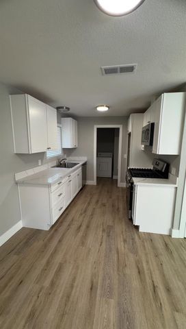 4117 33rd St, Sacramento, CA 95820