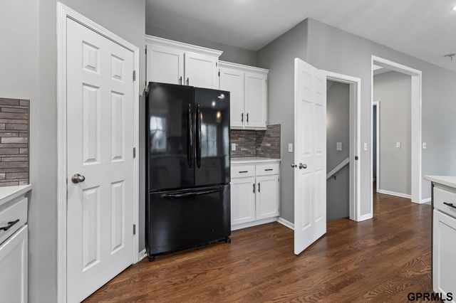 19710 Pine Street, Omaha, NE 68022