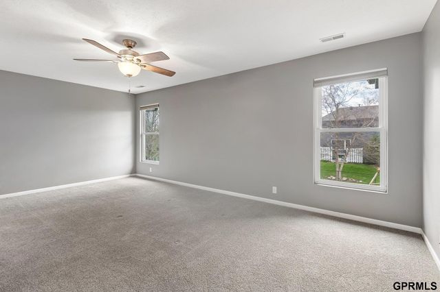 19710 Pine Street, Omaha, NE 68022