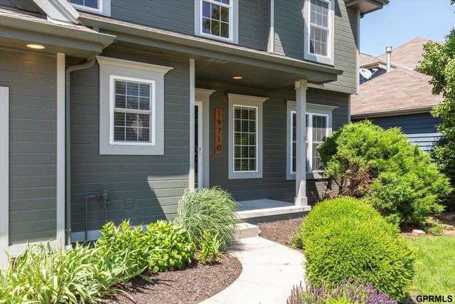 19710 Pine Street, Omaha, NE 68022