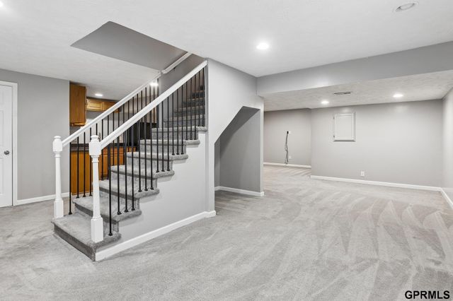 19710 Pine Street, Omaha, NE 68022