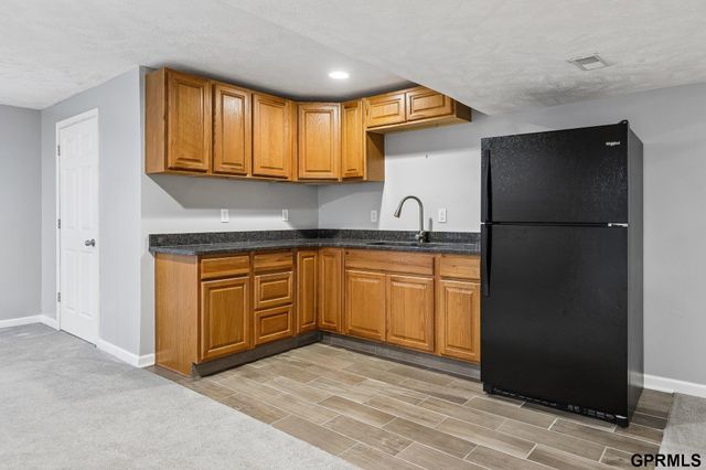 19710 Pine Street, Omaha, NE 68022