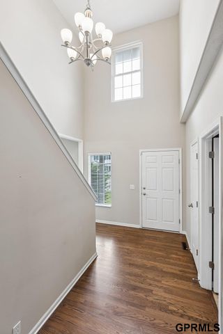 19710 Pine Street, Omaha, NE 68022