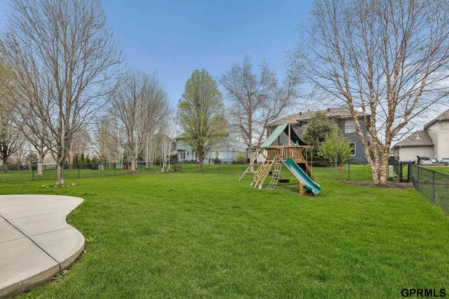 19710 Pine Street, Omaha, NE 68022