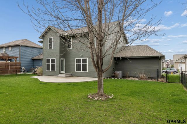 19710 Pine Street, Omaha, NE 68022