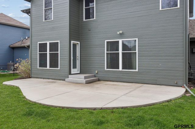 19710 Pine Street, Omaha, NE 68022