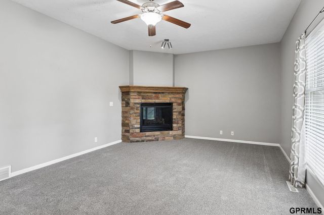 19710 Pine Street, Omaha, NE 68022