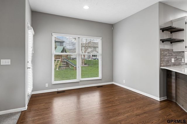 19710 Pine Street, Omaha, NE 68022