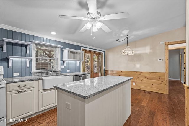 4131 Suttons Rd, Sevierville, TN 37876