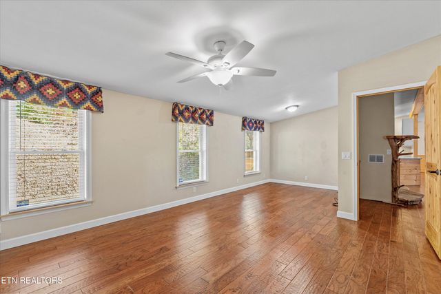 4131 Suttons Rd, Sevierville, TN 37876