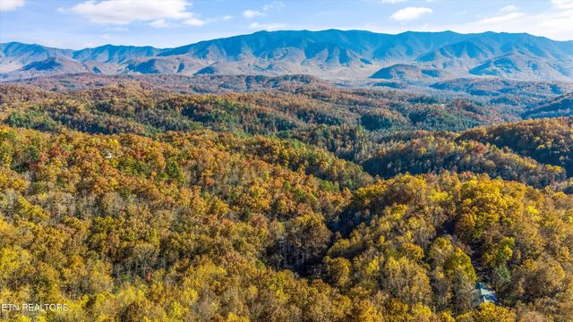 4131 Suttons Rd, Sevierville, TN 37876