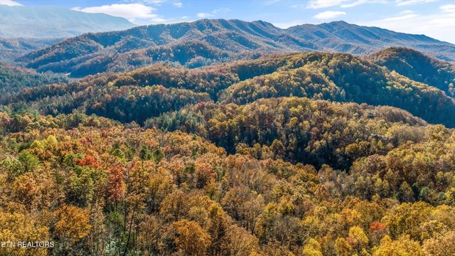 4131 Suttons Rd, Sevierville, TN 37876