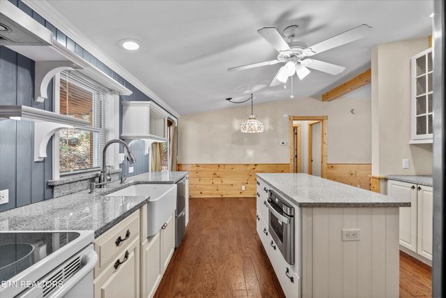 4131 Suttons Rd, Sevierville, TN 37876