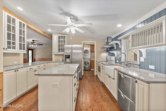 4131 Suttons Rd, Sevierville, TN 37876