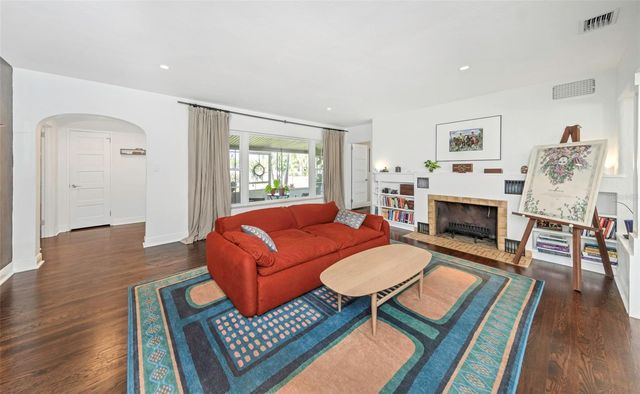 4300 3RD AVENUE S, St Petersburg, FL 33711