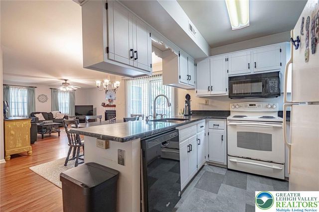 810 Briarwood Drive A, Bethlehem Twp, PA 18020