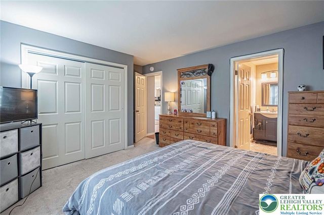 810 Briarwood Drive A, Bethlehem Twp, PA 18020