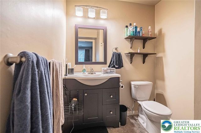 810 Briarwood Drive A, Bethlehem Twp, PA 18020