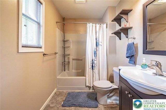 810 Briarwood Drive A, Bethlehem Twp, PA 18020