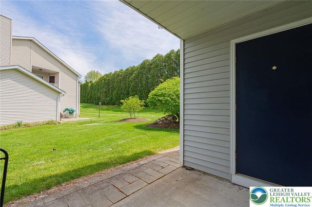 810 Briarwood Drive A, Bethlehem Twp, PA 18020