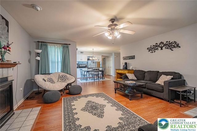 810 Briarwood Drive A, Bethlehem Twp, PA 18020