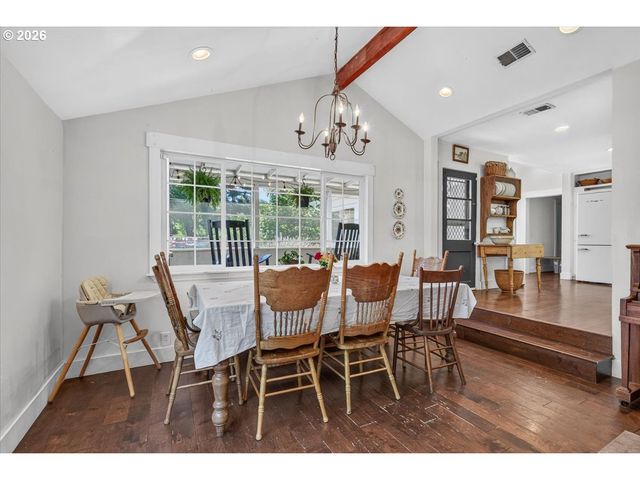 295 W EVANS CREEK Rd, Rogue River, OR 97537