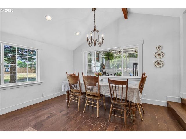 295 W EVANS CREEK Rd, Rogue River, OR 97537