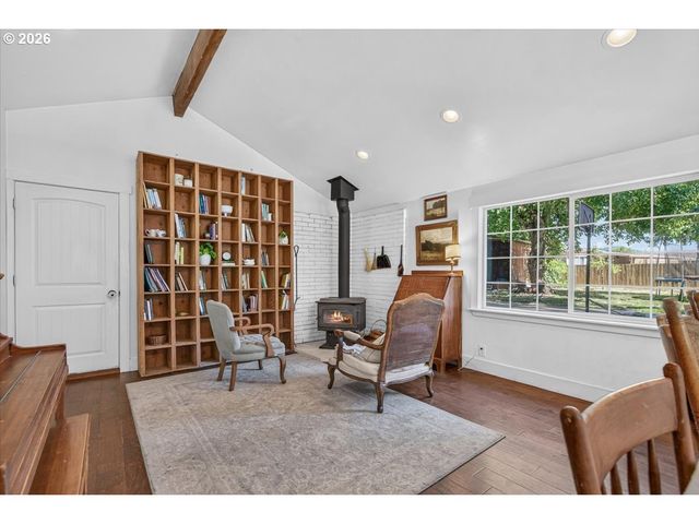 295 W EVANS CREEK Rd, Rogue River, OR 97537