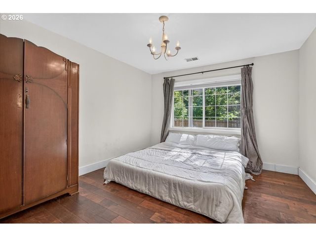 295 W EVANS CREEK Rd, Rogue River, OR 97537