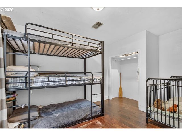 295 W EVANS CREEK Rd, Rogue River, OR 97537