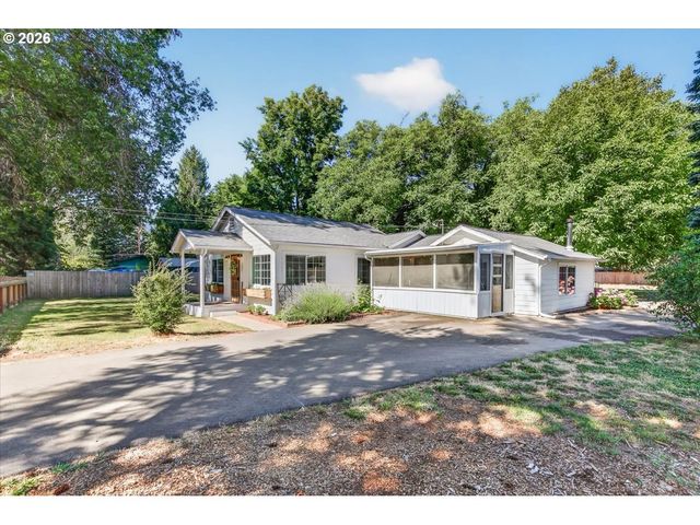 295 W EVANS CREEK Rd, Rogue River, OR 97537