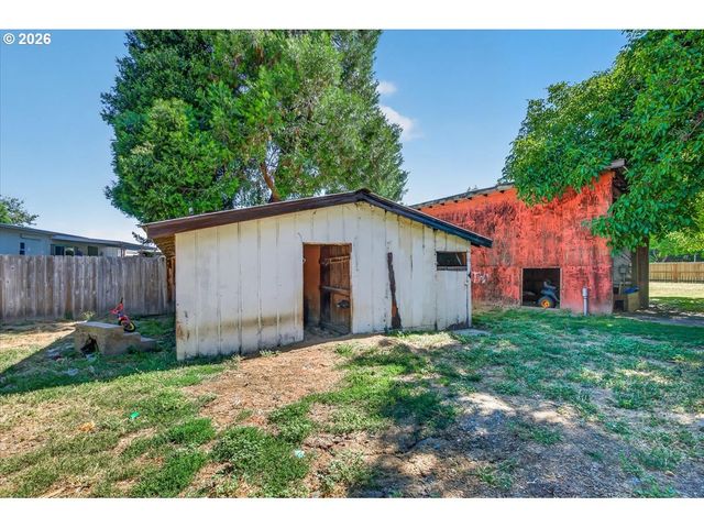 295 W EVANS CREEK Rd, Rogue River, OR 97537