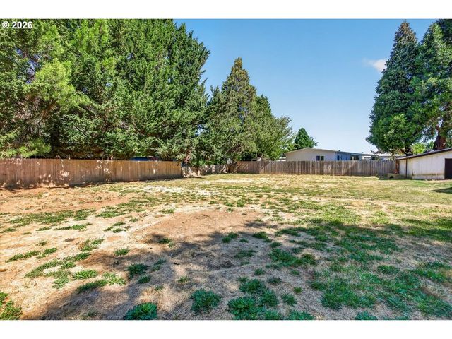 295 W EVANS CREEK Rd, Rogue River, OR 97537
