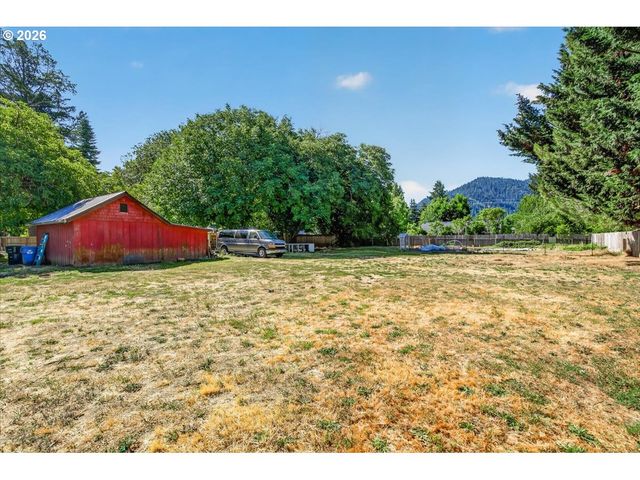 295 W EVANS CREEK Rd, Rogue River, OR 97537