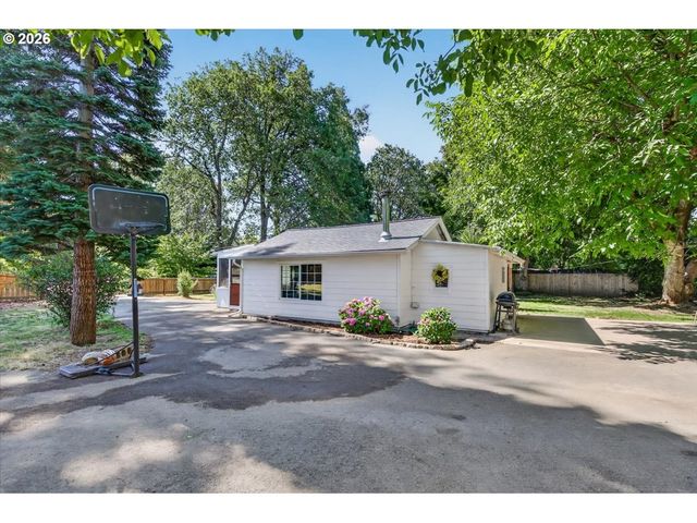 295 W EVANS CREEK Rd, Rogue River, OR 97537