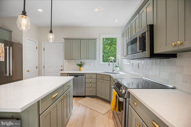 4060 LOVING DR, Dunkirk, MD 20754