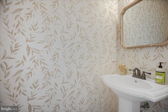 4060 LOVING DR, Dunkirk, MD 20754