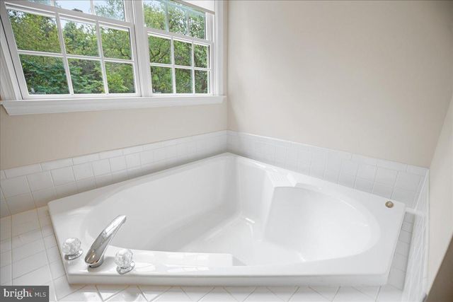 4060 LOVING DR, Dunkirk, MD 20754