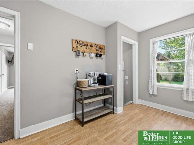 6556 N 34th Street, Omaha, NE 68112