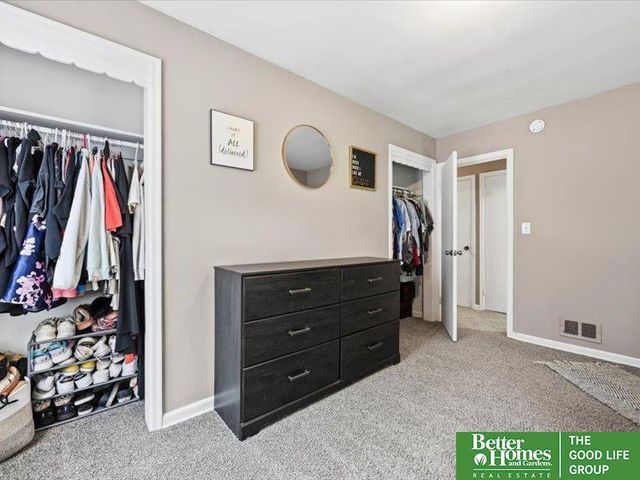 6556 N 34th Street, Omaha, NE 68112