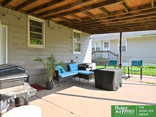6556 N 34th Street, Omaha, NE 68112