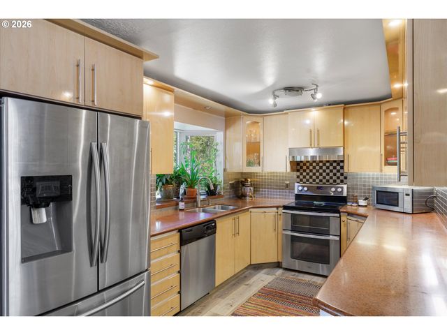 1947 Se MEADOW Ct, Gresham, OR 97080